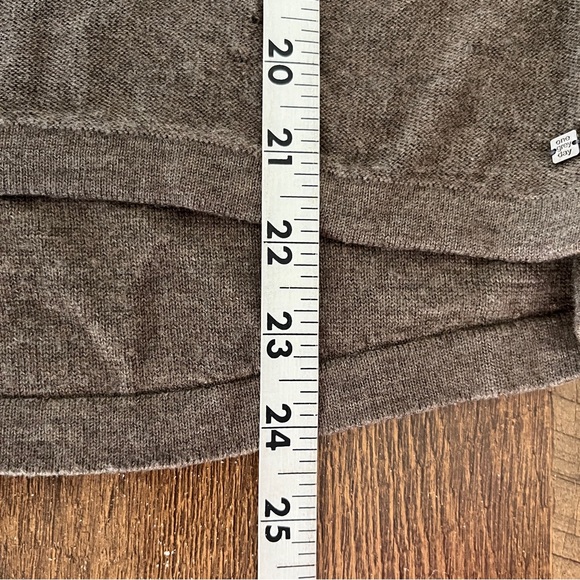 One Grey Day Sweater Size M Round Neck Long Sleeves Cut-Outs Brown Taupe Wool - Picture 11 of 11